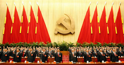 2007年10月15日，中国共产党第十七次全国代表大会在北京人民大会堂隆重开幕。胡锦涛、江泽民、吴邦国、温家宝、贾庆林、曾庆红、吴官正、李长春、罗干等出席开幕会。