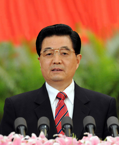 10月15日，中國共產黨第十七次全國代表大會在北京人民大會堂隆重開幕。胡錦濤代表第十六屆中央委員會作報告。